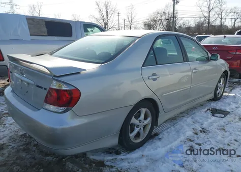 2005 Toyota Camry Se z USA, uszkodzony, nr VIN 4T1BE32K35U406814